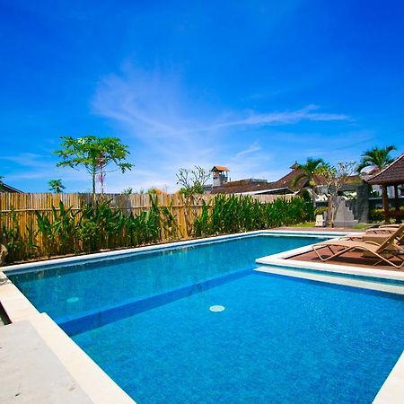 Srikandi Inn Kuta Selatan Exterior foto