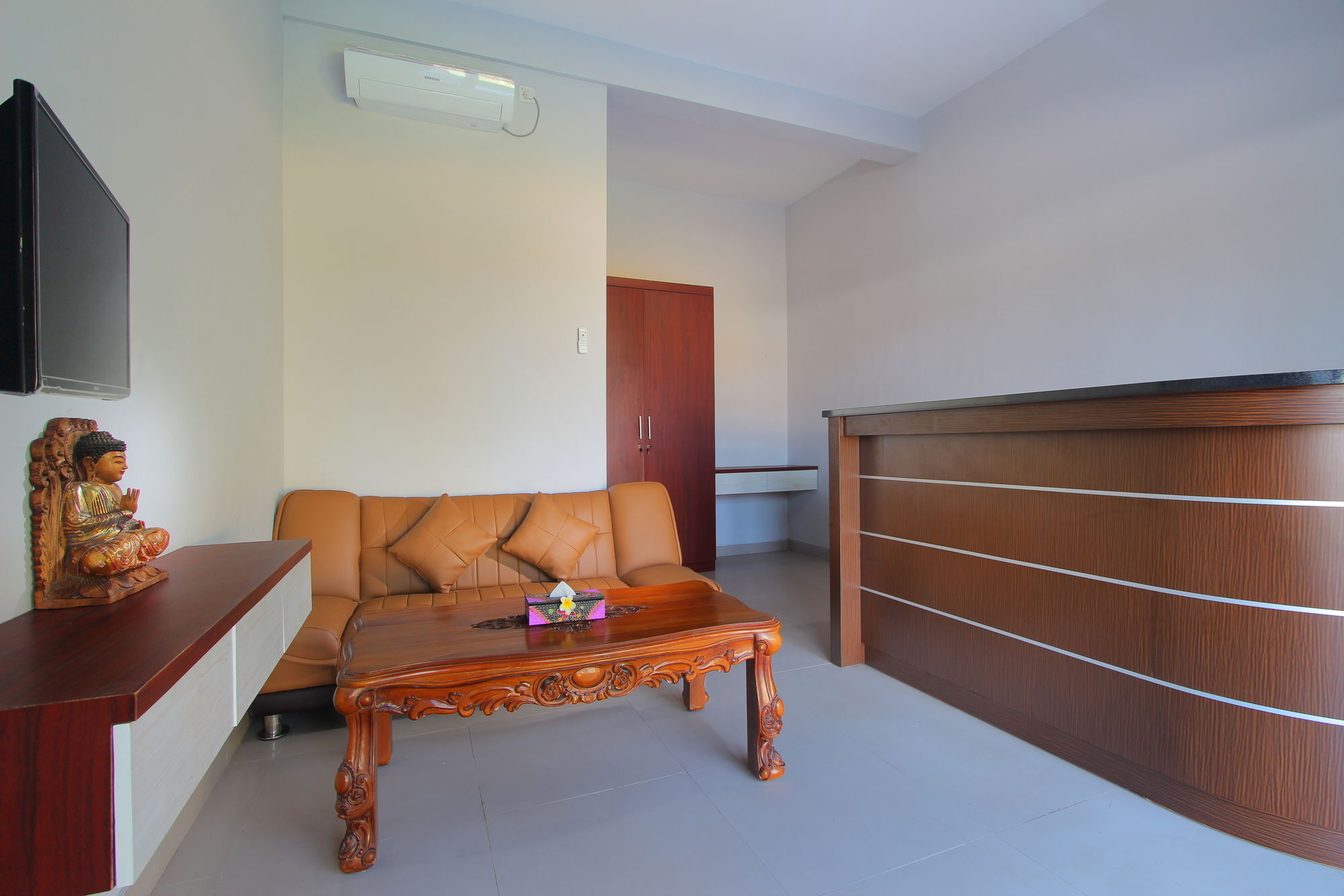 Srikandi Inn Kuta Selatan Exterior foto